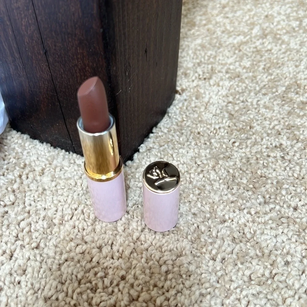 Mary Kay suede 4845 high profile creme lipstick.